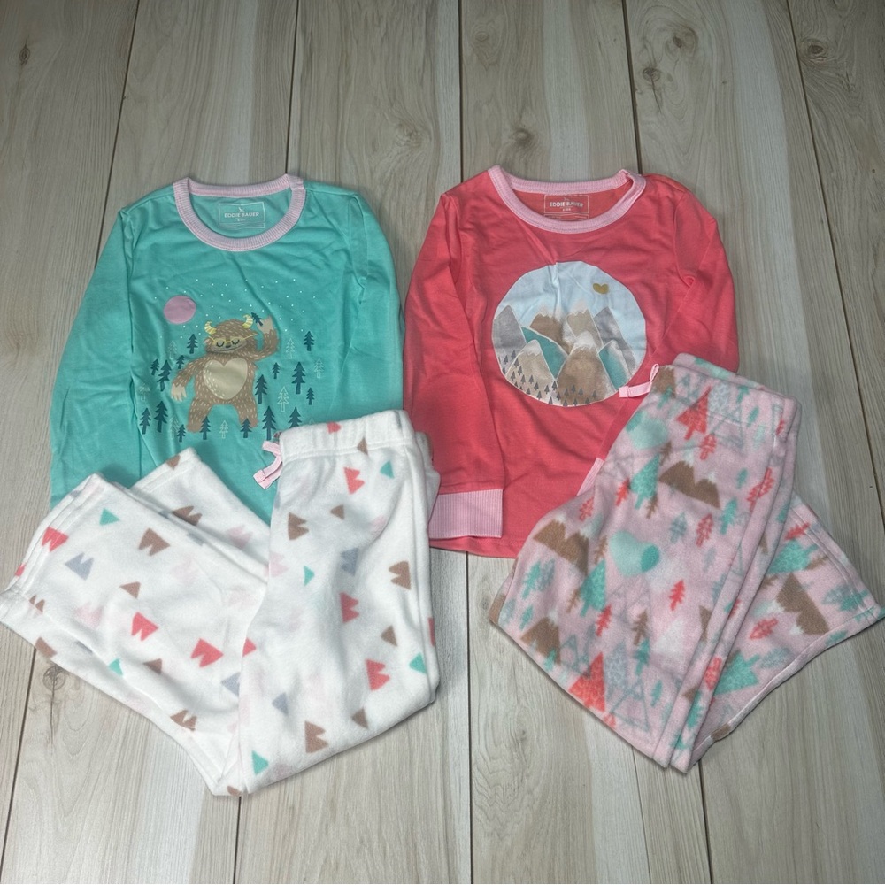 Eddie Bauer Girls Pajamas‎ 4 Piece matching fleece Pants Graphic Top Size XS 5/6